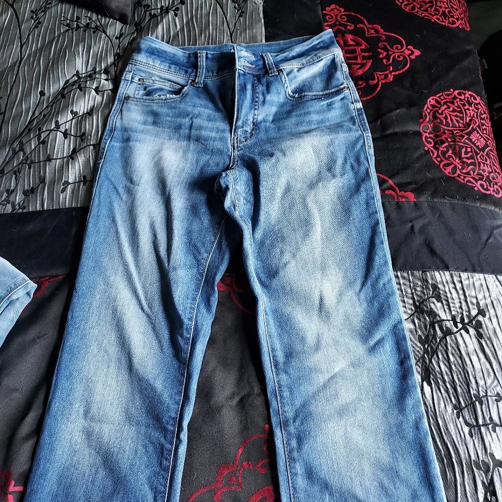 Never worn Maurice's Everflex jeans
